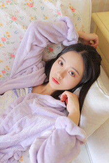不带套的瑜伽教练